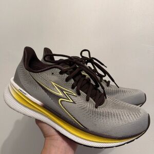 361 degrees Men's Athletic Running Shoes - Gray and Yellow